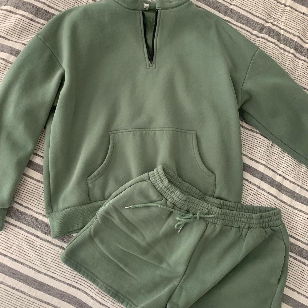 Green Pullover and Shorts Set